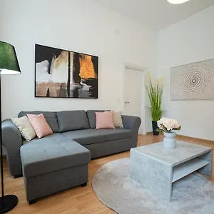 In The Area. 5 Minute's Walk To The Danube. Vienna